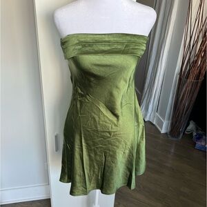 NWT. Strapless green satin mini dress
